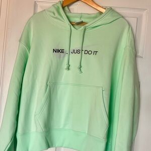 New!  Nike Therma-Fit Light Green Hoodie - Women’s XL